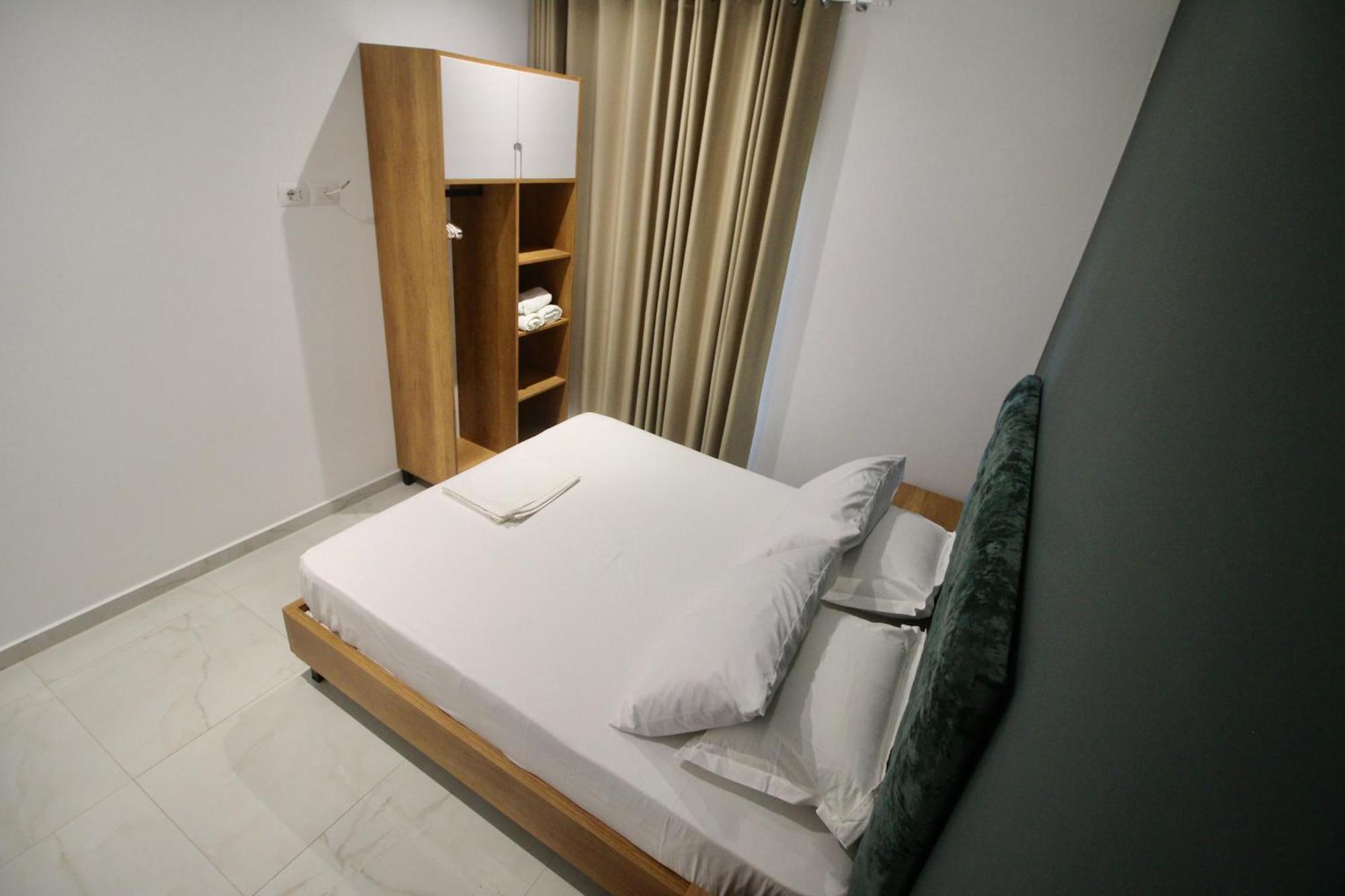 Sela Apartments Sarandë Buitenkant foto