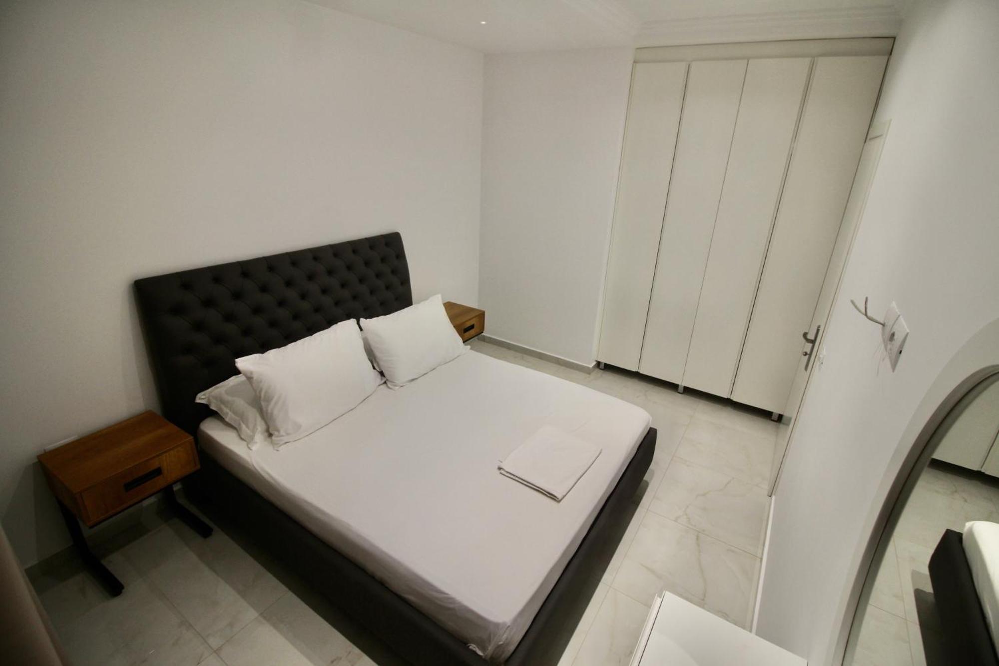 Sela Apartments Sarandë Buitenkant foto